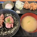 まぐろユッケ丼と定食 三崎屋 - 料理写真: