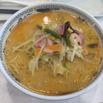リンガーハット - 料理写真:ピリカラちゃんぽん スープがオレンジ色
