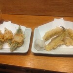 立呑み 魚椿 - 料理写真:シシトウちくわ天(左)、めごち天とみょうが天(右)