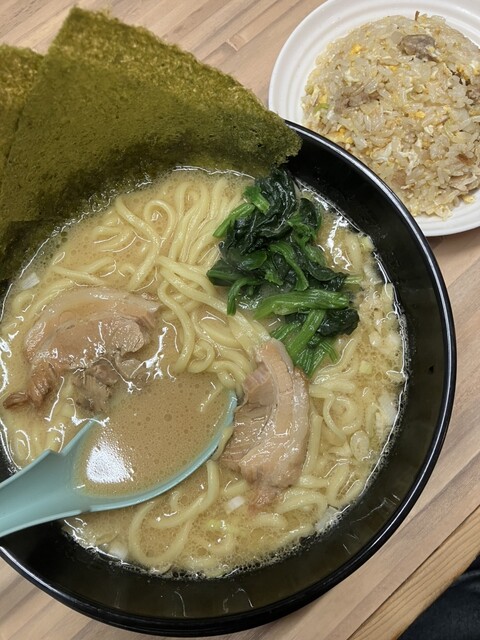 横浜家系ラーメン 一門家 東温店 - 牛渕団地前/ラーメン | 食べログ