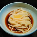 久束 - うどんの角が見えます。