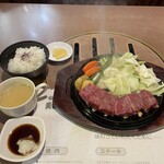 焼肉・ｽﾃｰｷ みーとがぁでん - 