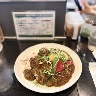 カルダモン．