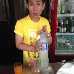 New Joe Guest House Cafe - 陽気なカフェのお兄ちゃん