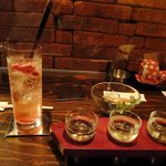Yonayona - 桜カクテルと利き酒セット