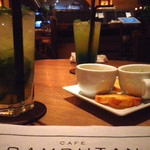 新宿ランブータン - 夜の店内は暗め♪