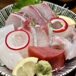 海鮮居酒屋 れん - 刺身盛り合わせ一人前