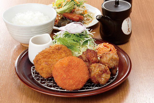 ランチメニュー 菜々家 市名坂店 八乙女 定食 食堂 食べログ