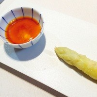 神戸牛炉釜炭焼ステーキ IDEA 銀座 - ホワイトアスパラ 黄身醤油で