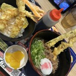 資さんうどん - 料理写真: