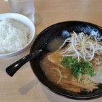 ラーメン処かわさき - しょうゆらーめん並７４０円とごはん（中）１２５円　計８６５円