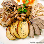 味坊 - ゆで落花生、干し豆腐、塩玉子、煮こごりなどの中華前菜盛り合わせ