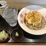 いろり庵きらく - 料理写真:かき揚げそば(冷やし)缶チューハイ 合計¥970-