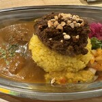 カレー サファリ - 料理写真:豚キーマとエビカレー