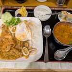 タイ食堂 ひょうたん - 「シーフードブーパッポンカレーランチ」一式