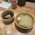 迂直 - 味玉醤油つけ麺　1,350円