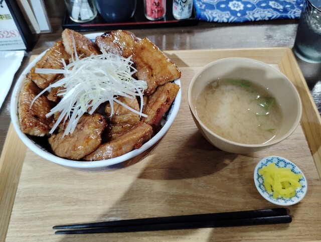 元祖豚丼屋 TONTON 山科西金ケ崎店 - 椥辻/豚丼 | 食べログ