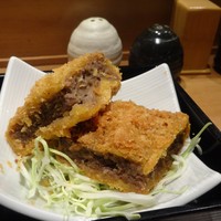 赤坂 金舌 - メンチ（上遅得定食）