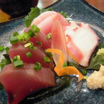 秋田料理と炙り まるみや - カツオ、金目鯛、タコのお刺身