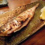 秋田料理と炙り まるみや - ハタハタ炙り焼き。　兵庫県の香住産だそうだ。