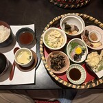 味彩とよまる - 竹籠弁当