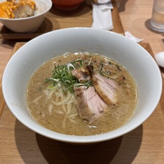 ラーメンWalkerキッチン