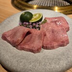 焼肉 神楽 - 極黒タン