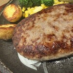 バケット - 料理写真:ハンバーグステーキ(UP)