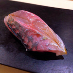 鮨 はしもと - 肉厚な鯵。