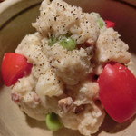 ワインバー フレンド書房 - 枝豆とベーコンのポテサラ　580円。