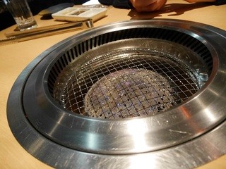近江牛卸問屋 焼肉 激 - ロースター、網