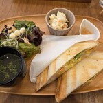 Lattorte - エビアボカドと卵のホットサンドセット 1000円