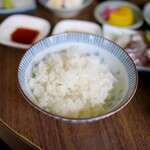 さすけ食堂 - ご飯は普通