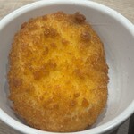 松のや - 料理写真:コロッケ 90円！