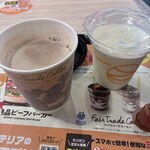 ゼッテリア - ドリンク写真:カフェオレとシェーキ杏仁