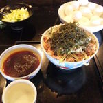 肉そば（850円）＋大盛り（100円）