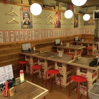 仕事帰りや授業終わりにも立ち寄りやすい、陽気な居酒屋◎