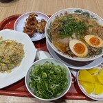 ラーメン魁力屋 - 料理写真:
