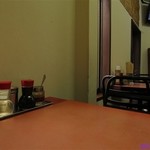 中華処タカノ - テーブル席