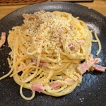 ピザとハムと時々ワイン ボンジョルノ食堂 - 