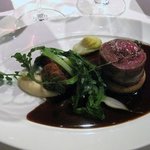 ラ・ロシェル - 妻はエゾ鹿をチョイス。 