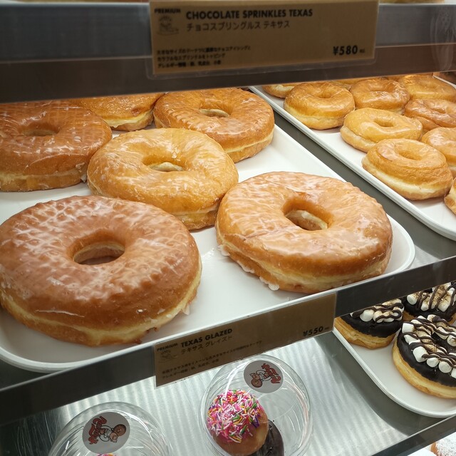 Randy's Donuts 新宿イイトルミネ店 - 新宿/ドーナツ | 食べログ