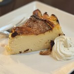 テラス・ドルチェ - 料理写真:自家製バスクチーズケーキ（＋600円）