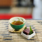 東もん磯村 - 塩水ようかん、お茶