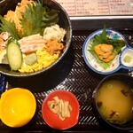 かに喰亭ますよね - せいこ丼、生うに