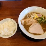 越前中華そば だるまや - 濃厚煮干し豚そば、ライス（小）