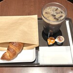 サンマルクカフェ - 料理写真:クロワッサン+アイスコーヒー