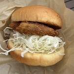 PAGODA BURGER - とんかつバーガー単品だと580円