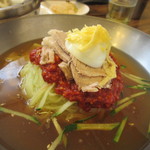 김가네가야밀면 - そして釜山でどうしても食べたかった釜山の夏に欠かせない冷たい麺料理の代表「ミルミョン」の登場です。
            