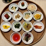 唯 - 料理写真:前菜13種盛り合わせ
